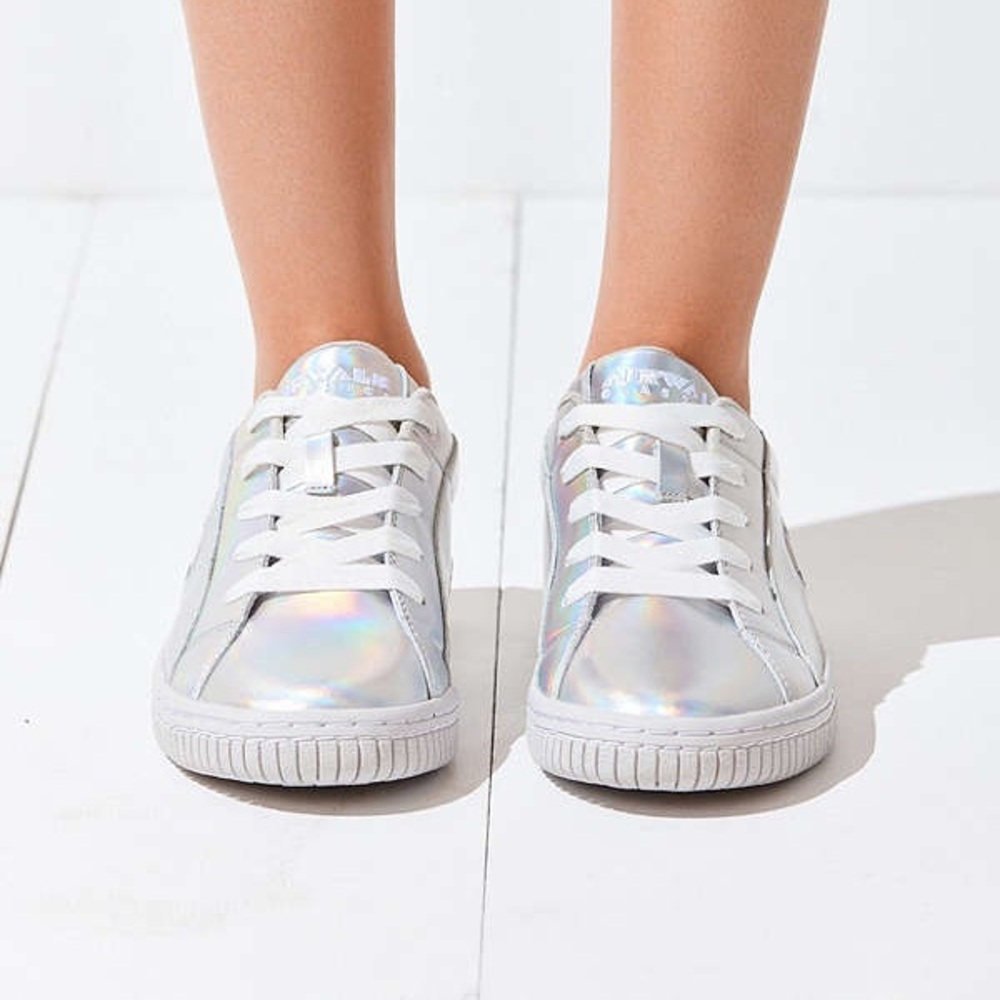 NWT Airwalk Iridescent Pearl Sneakers 💝